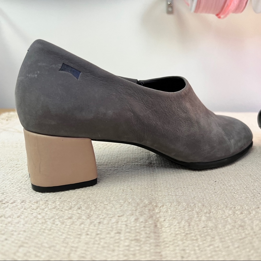 Camper Kara Grey and Cream Block Heel Pump Shoes - Picture 7 of 10